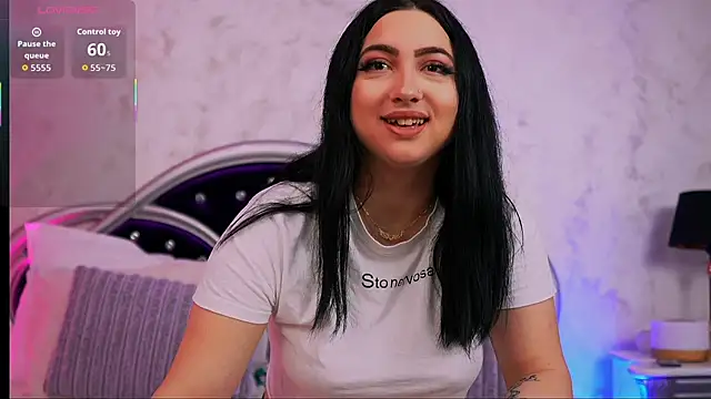 SweetySasha18 online show from May 6, 2026, 5:18 pm