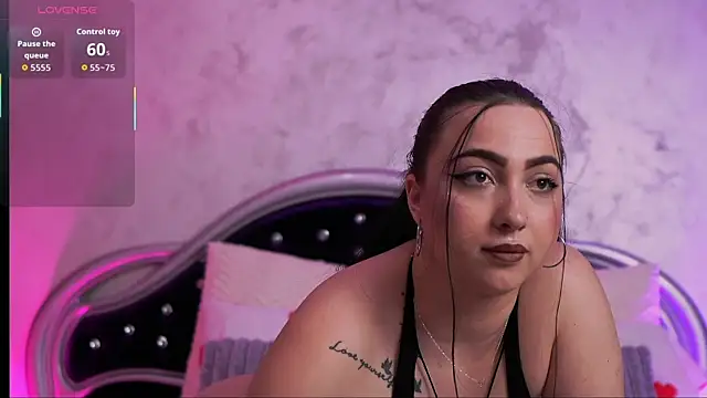 SweetySasha18 online show from June 18, 2026, 5:17 pm