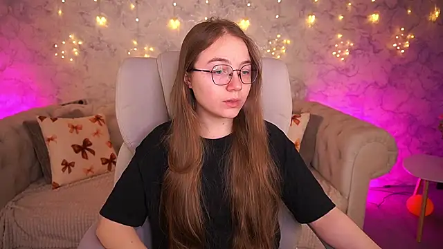 ArrinaWairr online show from March 23, 2026, 7:34 am