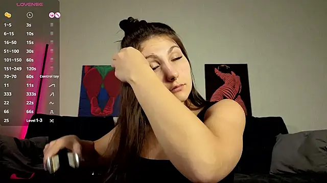 TrixiBell online show from October 1, 2025, 4:07 am