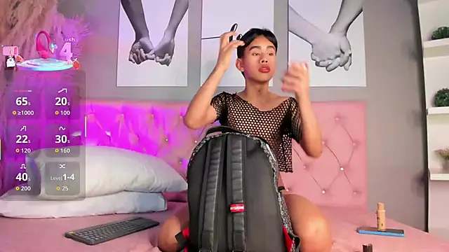 Snapshot of Jim_twink chatting on October 7, 2025, 3:04 am Jim twink online show from October 7, 2025, 3:04 am