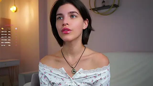 EleneButton online show from November 8, 2025, 1:06 am