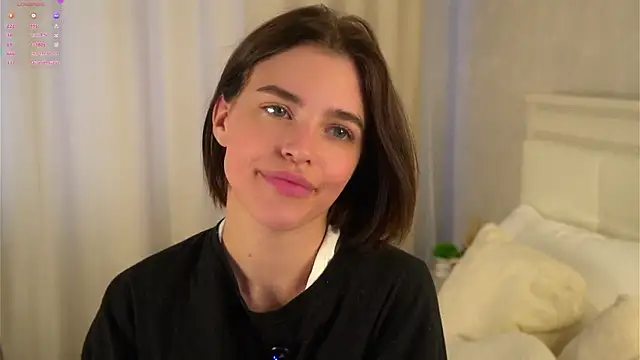 EleneButton online show from April 25, 2026, 1:08 am