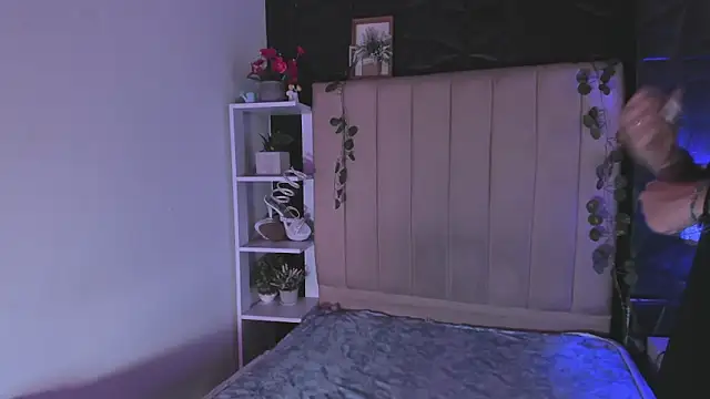 Snapshot of Bonnali_lune chatting on February 9, 2026, 7:40 pm Bonnali lune online show from February 9, 2026, 7:40 pm