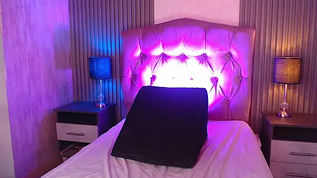 Snapshot of Bonnali_lune chatting on February 12, 2026, 7:42 pm Bonnali lune online show from February 12, 2026, 7:42 pm