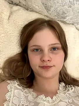 Snapshot of everydayy chatting on November 2, 2025, 5:15 pm everydayy online show from November 2, 2025, 5:15 pm