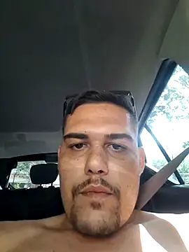 feehzungi0000 online show from December 3, 2025, 5:00 pm