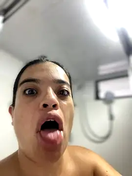 Snapshot of JuanitaMore01 chatting on October 19, 2025, 7:47 pm JuanitaMore01 online show from October 19, 2025, 7:47 pm