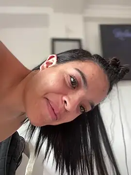 Snapshot of JuanitaMore01 chatting on October 20, 2025, 8:20 pm JuanitaMore01 online show from October 20, 2025, 8:20 pm
