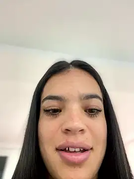 JuanitaMore01 online show from January 15, 2026, 8:23 pm