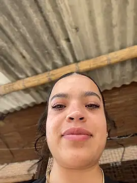 JuanitaMore01 online show from February 9, 2026, 7:29 pm