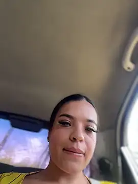 JuanitaMore01 online show from June 28, 2026, 8:37 pm