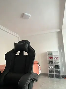 JuanitaMore01 online show from July 17, 2026, 7:41 pm