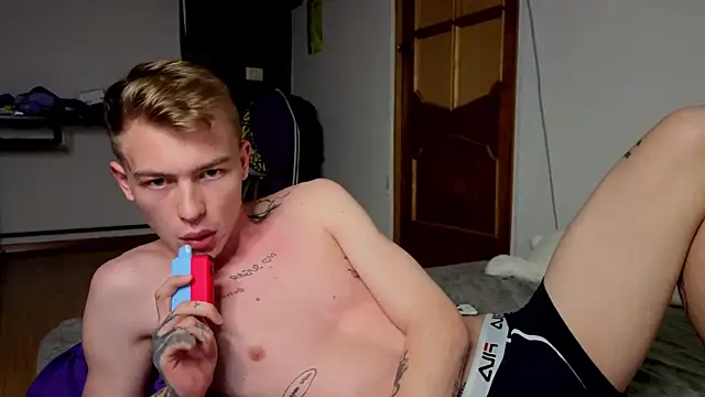 callmealexthx online show from September 13, 2025, 3:23 pm