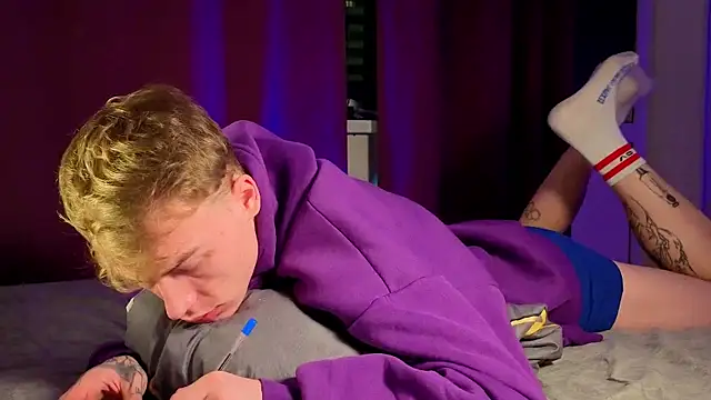 callmealexthx online show from December 15, 2025, 5:39 pm