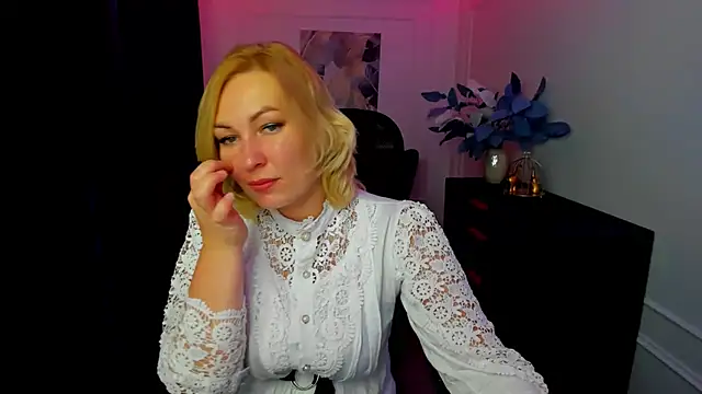 CamilaFatem online show from September 8, 2025, 7:35 pm