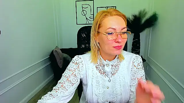 CamilaFatem online show from September 9, 2025, 7:46 pm