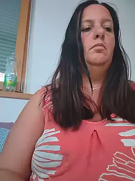 LaReginaNera online show from June 3, 2026, 6:57 pm
