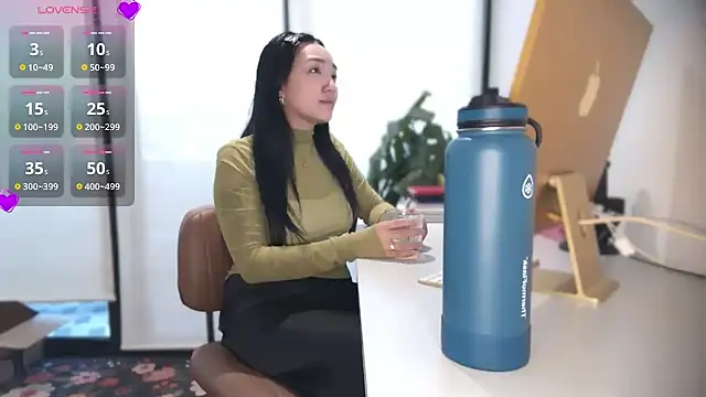 yuzhara online show from September 19, 2025, 3:13 pm