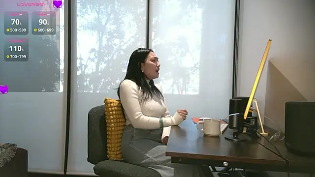 yuzhara online show from December 18, 2025, 4:13 pm