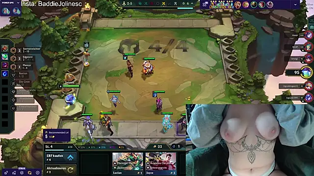 Snapshot of BaddieJoline chatting on October 6, 2025, 6:38 pm BaddieJoline online show from October 6, 2025, 6:38 pm