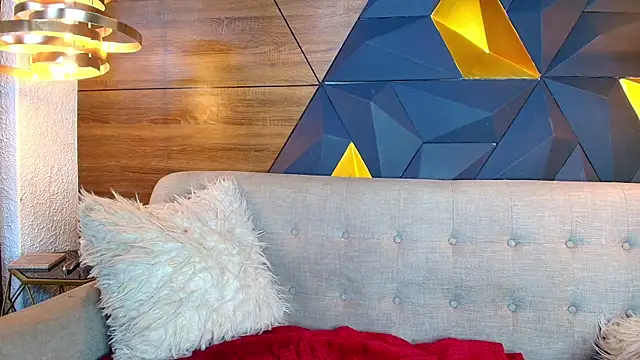 ly lulu online show from December 17, 2025, 7:09 pm