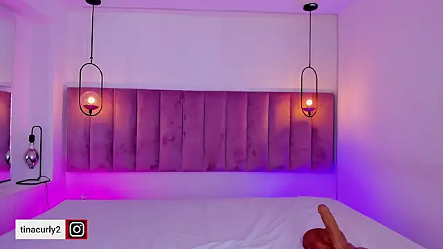 Snapshot of Tina_curly chatting on September 30, 2025, 3:33 am Tina curly online show from September 30, 2025, 3:33 am