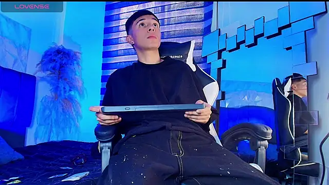 Isaac tan online show from March 19, 2026, 8:46 pm