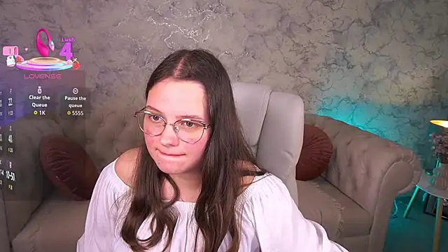 SophieDreamss online show from October 3, 2025, 7:55 pm