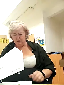 TerezaVelvet online show from October 7, 2025, 9:50 am