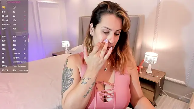 Snapshot of Scarley chatting on October 9, 2025, 11:52 am Scarley online show from October 9, 2025, 11:52 am