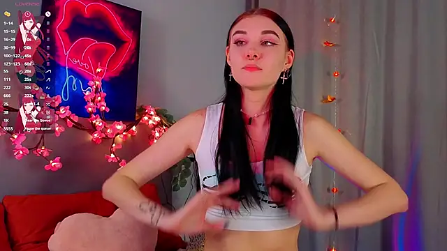 Snapshot of JenniferSullivan chatting on October 19, 2025, 10:21 pm JenniferSullivan online show from October 19, 2025, 10:21 pm