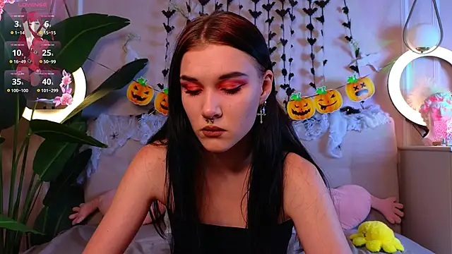 Snapshot of JenniferSullivan chatting on November 1, 2025, 9:28 pm JenniferSullivan online show from November 1, 2025, 9:28 pm