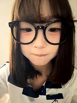 lelebaybay888 online show from November 7, 2025, 4:07 pm