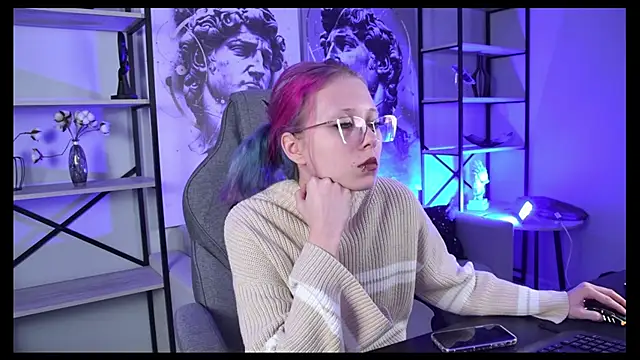 SakuraBliss online show from December 22, 2025, 2:08 am