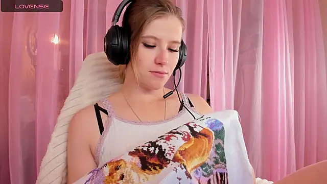 Anabel-Candy online show from October 15, 2025, 6:24 am