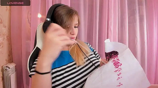 Anabel-Candy online show from October 19, 2025, 6:30 pm