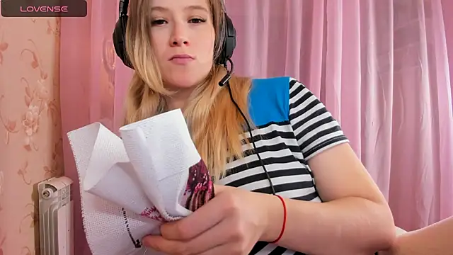 Anabel-Candy online show from October 22, 2025, 6:35 am