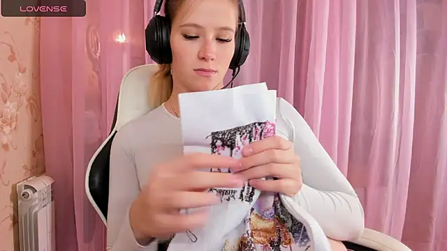 Anabel-Candy online show from October 24, 2025, 6:32 am