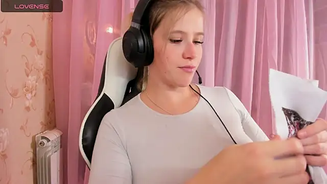 Anabel-Candy online show from October 25, 2025, 6:35 pm