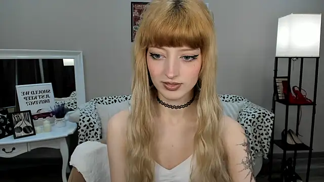 MistyMarlo online show from May 2, 2026, 6:07 am