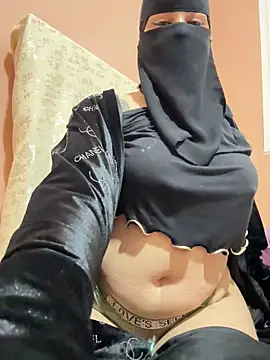  Laiali  online show from December 22, 2025, 2:47 pm