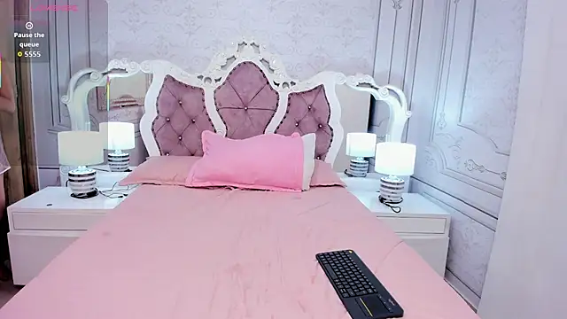 Snapshot of Sofi_naughty18 chatting on October 28, 2025, 11:14 am Sofi naughty18 online show from October 28, 2025, 11:14 am