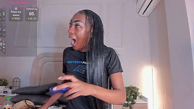 Anamonrroe online show from October 26, 2025, 12:44 pm