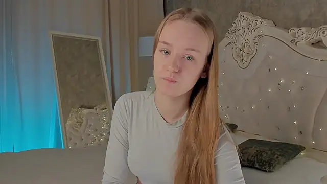 Snapshot of Lucy_Shaw chatting on October 5, 2025, 8:56 am Lucy Shaw online show from October 5, 2025, 8:56 am