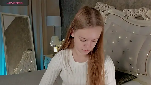 Snapshot of Lucy_Shaw chatting on October 8, 2025, 6:22 am Lucy Shaw online show from October 8, 2025, 6:22 am