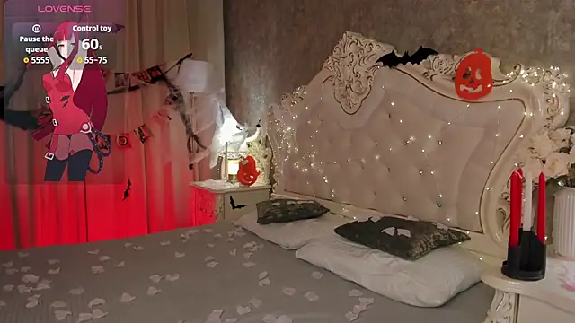 Snapshot of Lucy_Shaw chatting on October 19, 2025, 11:55 am Lucy Shaw online show from October 19, 2025, 11:55 am