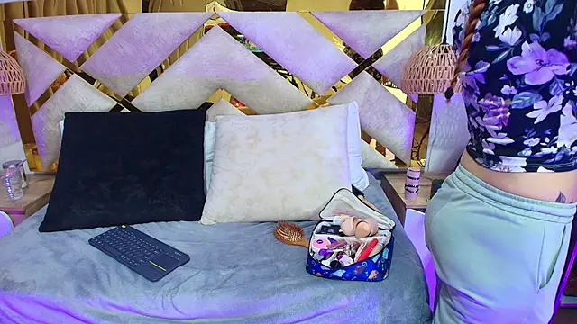 Scarlett Vegaa online show from September 19, 2025, 10:38 am