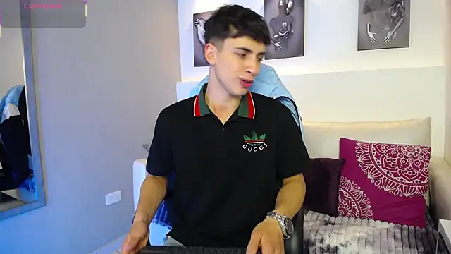Snapshot of AdrianRinaldi chatting on September 27, 2025, 8:14 pm AdrianRinaldi online show from September 27, 2025, 8:14 pm