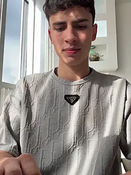Snapshot of AdrianRinaldi chatting on October 20, 2025, 8:31 pm AdrianRinaldi online show from October 20, 2025, 8:31 pm